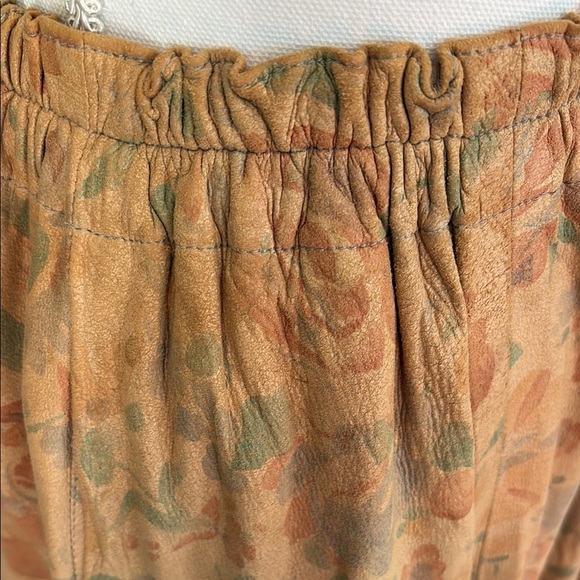True Vintage French Creek Floral Tan leather Skirt size small - Picture 2 of 4